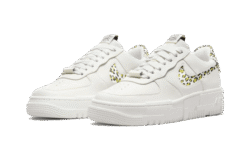 Alternative view of Pixel White Leopard